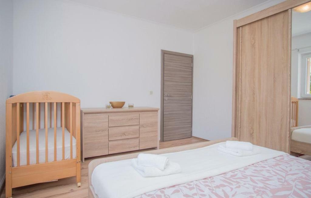 אימוטסקי Apartment Vrljika,With Private Pool,Bikes,Garage מראה חיצוני תמונה